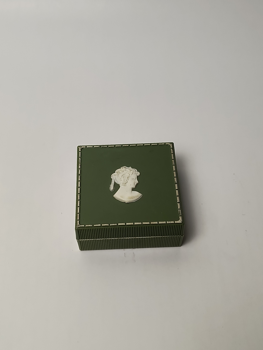 Vintage Famous Barr Classic Green Hand Carved Cameo Storage Box - Rare Find